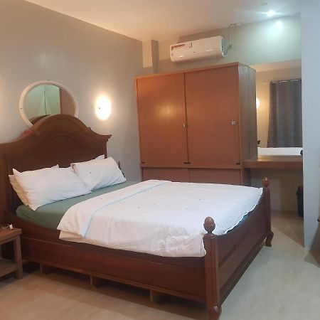 B&S Pension House ดิโปลก ภายนอก รูปภาพ